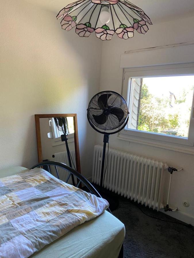 Privates Appartment Ferienwohnung Im Einfamilienhaus Düsseldorf Buitenkant foto