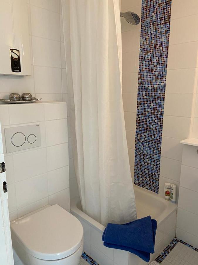 Privates Appartment Ferienwohnung Im Einfamilienhaus Düsseldorf Buitenkant foto